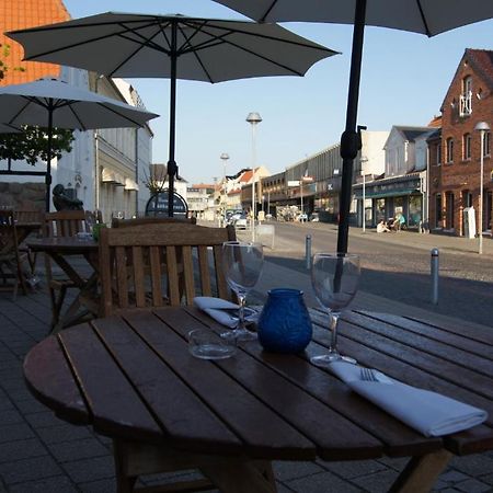 Hotel Radhuskroen Frederikssund Exterior foto